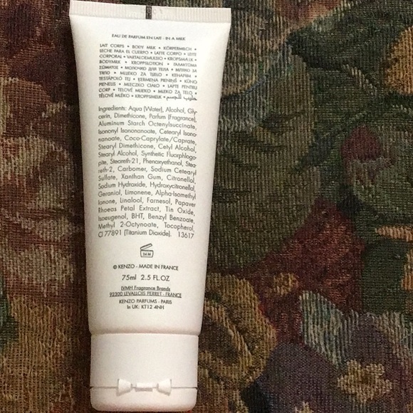 New Flower by KENZO Body Milk - Picture 3 of 4